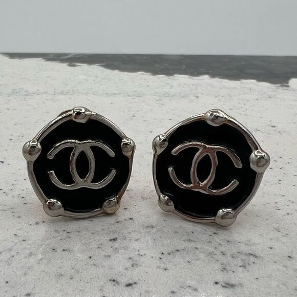 CHANEL Jewelry - 🌞 Chanel Vintage Black and Silver logo Studded Clip on Earrings